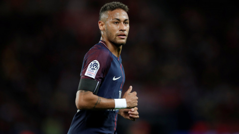 El futbolista brasileño Neymar, con su actual equipo, el Paris St Germain, en el partido contra elToulouse de la liga francesa.  REUTERS/Benoit Tessier