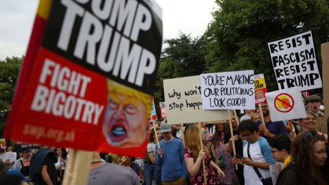 Manifestación contra Trump en Londres este jueves. REUTERS/Simon Dawson