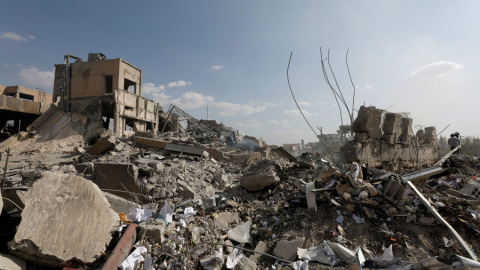 Las ruinas del Centro de Investigaciones Científicas, bombardeado por EEUU. REUTERS/Omar Sanadiki