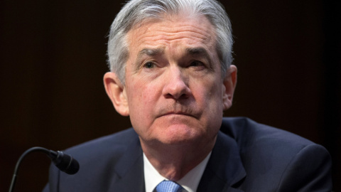 Jerome Powell durante la audiencia del Comité Senatorial de Banca, Vivienda y Asuntos Urbanos sobre su nominación para ser presidente de la Junta de Gobernadores de la Reserva Federal, en el Capitolio de Estados Unidos, en Washington. EFE/Michael Reynol