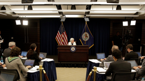 La presidenta de la Reserva Federal (Fe), Janet Yellen, durante la rueda de prensa tras la reunión de dos días del Comité de Mercado Abierto del banco central estadounidense, en Washington. REUTERS/Joshua Roberts