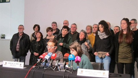 Familiares de los jóvenes de Altsasu en una rueda de prensa.- EUROPA PRESS