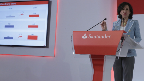 La presidenta del Banco Santander, Ana Botín, durante la rueda de prensa de presentación de la cuenta de resultados de la entidad de 2017. EFE/Zipi