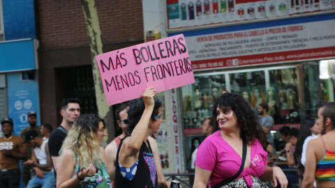 Un grupo de personas asisten a la marcha del Orgullo Crítico, celebrada en Madrid el 28 de junio de 2023