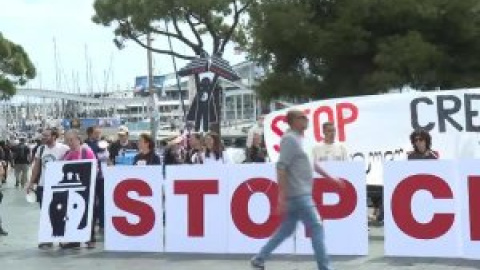 Una manifestación en Barcelona reclama acabar con el turismo de cruceros