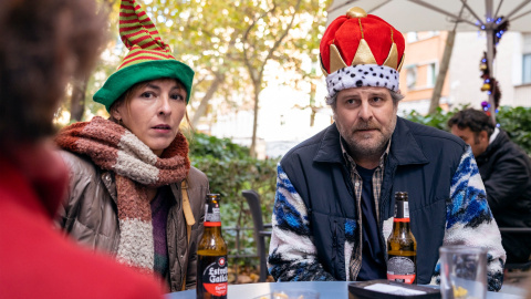 Berta (Esperanza Pedreño) y José Ramón (Raúl Cimas), protagonistas de la serie 'Poquita fe' (Movistar).