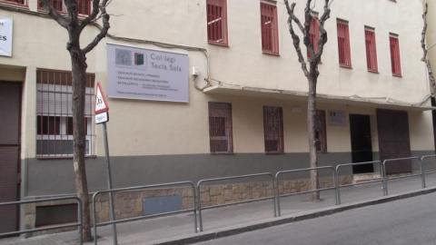 30-6-2023 Façana de l'escola Tecla Sala de l'Hospitalet de Llobregat