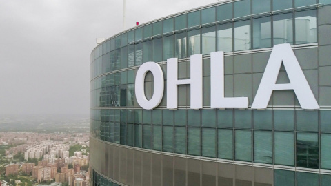 El logo de la constructora OHLA (la antigua OHL) en su sede en Madrid.