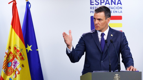 El presidente del Gobierno, Pedro Sánchez, durante una rueda de prensa tras la reunión de para el traspaso de la Presidencia rotatoria de la Unión Europea, en Bruselas.