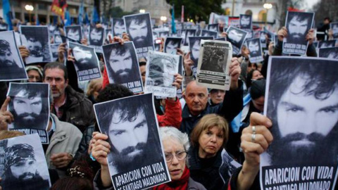 Imagen de archivo de una de las manifestaciones para reclamar la aparición del activista Santiago Maldonado. EFE