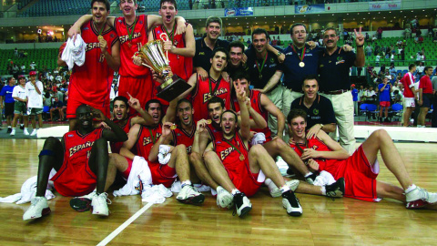 Navarro con los 'Junior de Oro', tras proclamarse campeones del mundo en 1999 / ELITE SPORT