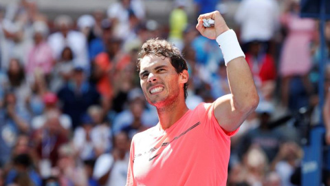 El tenista español Rafael Nadal celebra la victoria conseguida frente al ucraniano Alexandr Dogopolov. - EFE