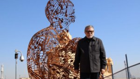 La Pedrera ja llueix la primera obra de l'exposició de Jaume Plensa