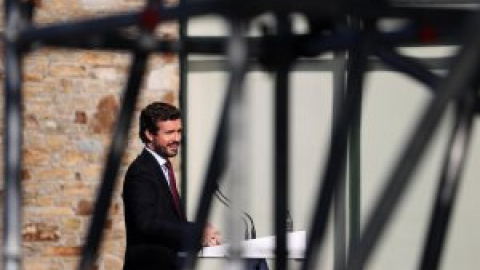 Casado asegura que en Catalunya "hay profesores con instrucciones de no dejar ir al lavabo a niños porque hablan castellano"