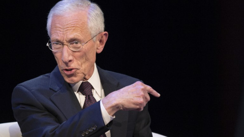 Fotografía de octubre de 2014 del hasta ahora vicepresidente de la Reserva Federal, el banco central de EEUU, Stanley Fischer. AFP/ Jiam Watson