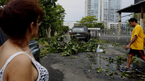 Vista de destrozos en el barrio de Santurce tras el paso del huracán Irma en San Juan (Puerto Rico). EFE/Thais Llorca