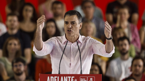 El presidente del Gobierno, Pedro Sánchez, durante su intervención en el acto de arranque de la campaña electoral del PSOE, este jueves en la Casa de Campo de Madrid