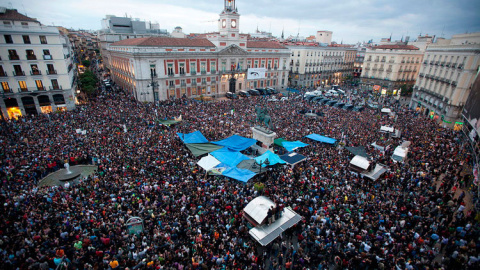 Puerta del Sol de Madrid durante el 15-M en una imagen de archivo. REUTERS/ Paul Hanna