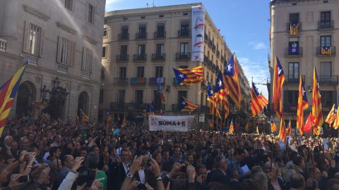 Manifestación en Barcelona de los Alcaldes citados por la fiscalía por mostrar su apoyo al referéndum del 1-O./PÚBLICO