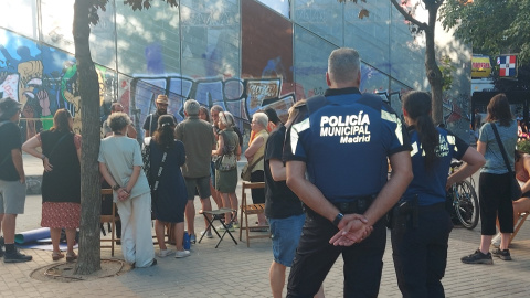 08/07/2023 - La Policía Municipal irrumpe en una charla sobre el Cambio Climático en Carabanchel, a 8 de julio de 2023.