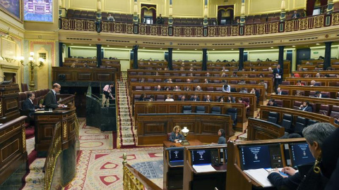 El diputado del PNV Mikel Legarda, durante su intervención en el debate de dos proposiciones de ley presentadas por su partido y por el PSOE para derogar los que consideran aspectos "más lesivos" de la Ley de Seguridad Ciudadana, conocida como "ley mord