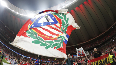 Vista de la afición del Atlético de Madrid, antes del partido contra el Real Madrid.- EFE / Rodrigo Jiménez