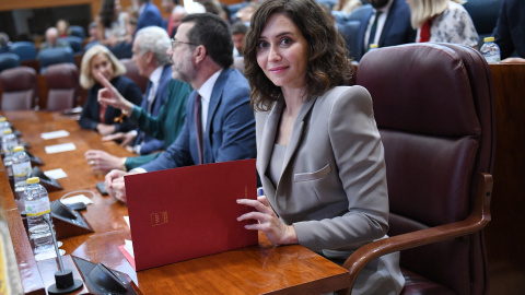 La presidenta de la Comunidad de Madrid, Isabel Díaz Ayuso, durante el pleno de su investidura, en la Asamblea de Madrid, a 21 de junio de 2023.