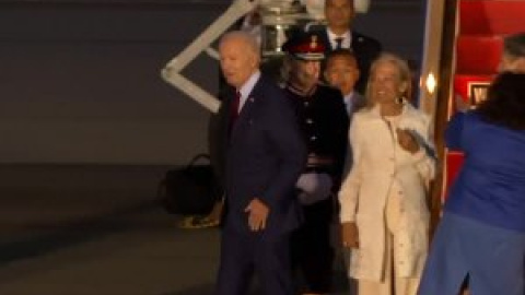 Biden aterriza en Londres antes de desplazarse a la cumbre de la OTAN en Lituania