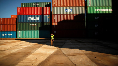 Contenedores en la Terminal Internacional del Puerto de Algeciras. REUTERS/Jon Nazca