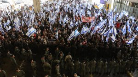 Caos en el aeropuerto de Tel Aviv por una multitudinaria protesta contra el Gobierno de Israel