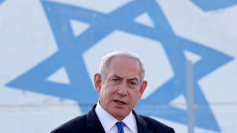 El primer ministro de Israel, Benjamin Netanyahu, pronuncia un discurso en la base aérea de Palmachim, en el centro del país, a 5 de julio de 2023.