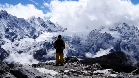 Vistas del valle del Himalaya desde el campamento base del glaciar Yala, Nepal. Joseph Shea