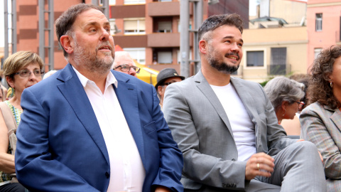 El president d'ERC, Oriol Junqueras, amb el cap de llista al 23-J, Gabriel Rufián, durant el primer míting de la campanya.