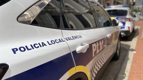 13/07/2023 - Coche de la Policía Municipal de València.