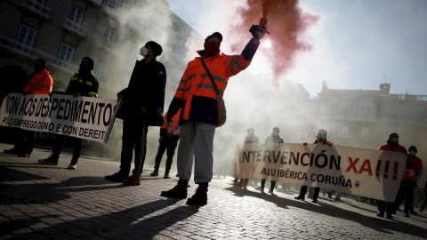 Trabajadores de Alu Ibérica, antigua Alcoa en A Coruña, en una manifestación.