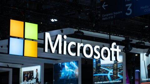 Foto de archivo del logo de Microsoft en el Mobile World Congress (MWC)