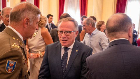 El exvicepresidente de Melilla Eduardo De Castro durante el acto de investidura de su sucesor, a 7 de julio de 2023.