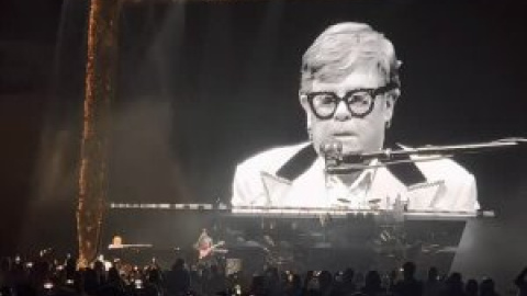 Elton John arranca en Barcelona su gira de despedida ante 18.000 personas