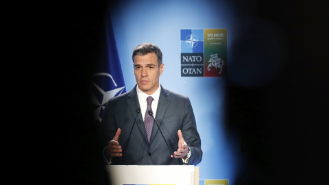 El presidente del Gobierno, Pedro Sánchez, durante una rueda de prensa en la cumbre de la OTAN.