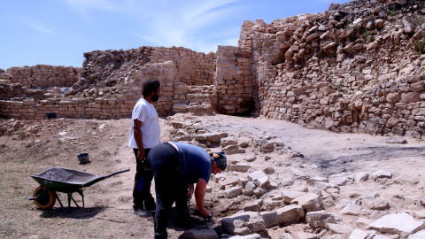 Treballs d'excavaxció a l'accés principal del poblat ibèric del Coll del Moro