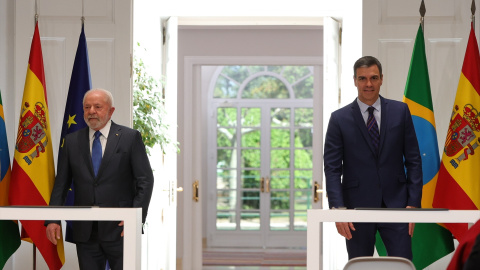 El presidente del Gobierno, Pedro Sánchez, junto al presidente de la República Federativa de Brasil, Lula da Silva, en Moncloa el pasado mes de abril.