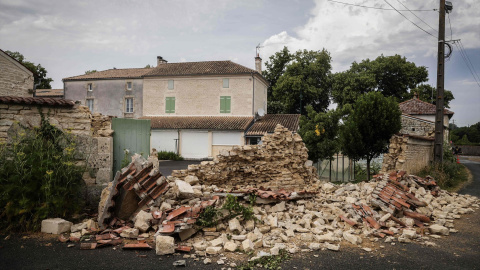 Casas destruidas debido a un terremoto en Francia, a enero de 2023