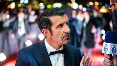 Luis Figo en la alfombra roja del Balón de Oro, en París, a 17 de octubre de 2022.