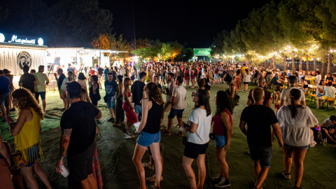 Ambiente durante una actuación en el festival Leturalma, a 21 de julio de 2023, en Letur, Albacete, Castilla-La Mancha.