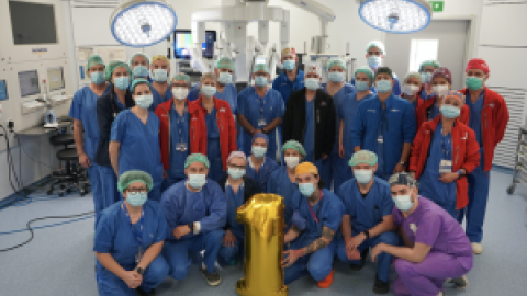 L'hospital Vall d'Hebron realitza el primer trasplantament pulmonar completament robòtic del món