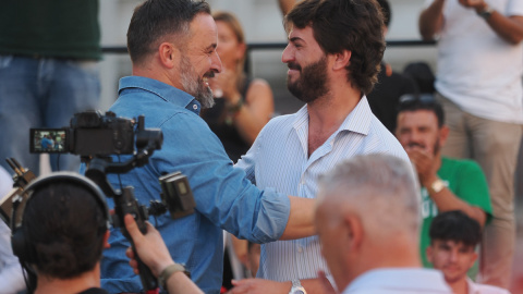 Santiago Abascal y el vicepresidente de la Junta de Castilla y León, Juan García-Gallardo, durante un acto en Valladolid, a 7 de julio de 2023.