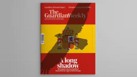 Portada de la edición semanal de 'The Guardian' donde analiza el freno a la ultraderecha y la sombra del franquismo en España.