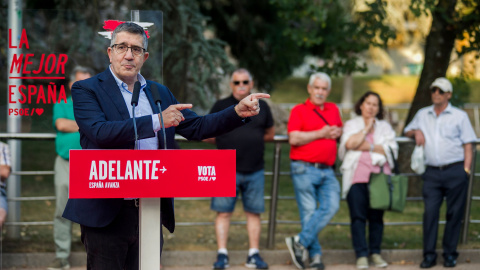 El portavoz del PSOE en el Congreso, Patxi López, participa en un acto de campaña, en el parque Félix Rodríguez de la Fuente, a 12 de julio de 2023, en Burgos, Castilla y León (España). Tomás Alonso / Europa Press