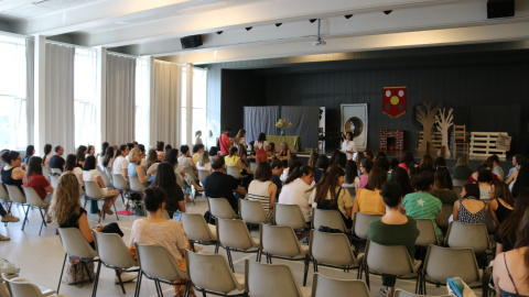 01/07/2023 - Una de les aules on s'han fet les proves d'oposicions de la Generalitat, a l'Institut Joan Brossa de Barcelona.