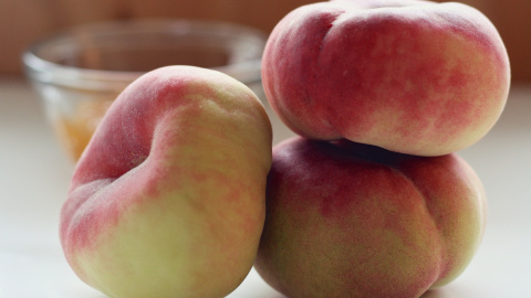 Los consumidores pagan en las tiendas hasta ocho veces lo que cobra un agricultor por la misma pieza de fruta.